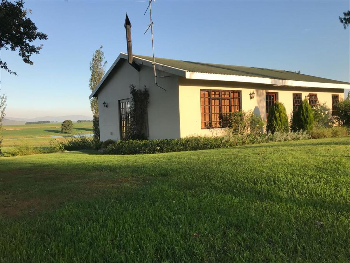 Karmichael Farm Guest House Himeville Exterior photo